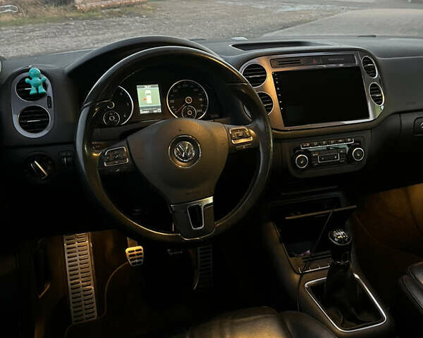 Белый Фольксваген Тигуан, объемом двигателя 1.97 л и пробегом 225 тыс. км за 14900 $, фото 7 на Automoto.ua