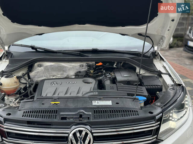 Белый Фольксваген Тигуан, объемом двигателя 1.97 л и пробегом 270 тыс. км за 12600 $, фото 3 на Automoto.ua