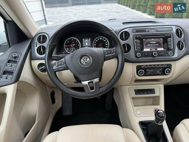 Белый Фольксваген Тигуан, объемом двигателя 2 л и пробегом 142 тыс. км за 12999 $, фото 23 на Automoto.ua