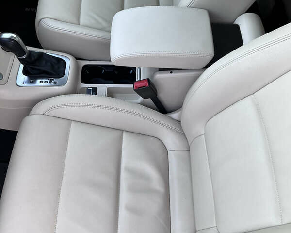 Белый Фольксваген Тигуан, объемом двигателя 1.98 л и пробегом 244 тыс. км за 13500 $, фото 37 на Automoto.ua