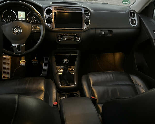 Белый Фольксваген Тигуан, объемом двигателя 1.97 л и пробегом 225 тыс. км за 14900 $, фото 11 на Automoto.ua