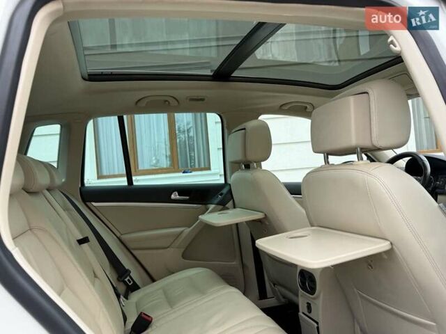 Белый Фольксваген Тигуан, объемом двигателя 2 л и пробегом 142 тыс. км за 12999 $, фото 40 на Automoto.ua