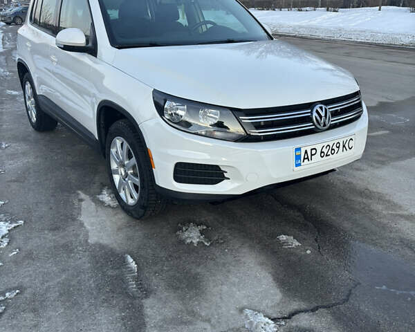 Белый Фольксваген Тигуан, объемом двигателя 1.98 л и пробегом 260 тыс. км за 10000 $, фото 2 на Automoto.ua