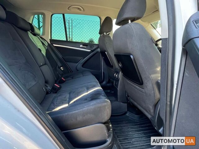 Белый Фольксваген Тигуан, объемом двигателя 2 л и пробегом 203 тыс. км за 15999 $, фото 16 на Automoto.ua