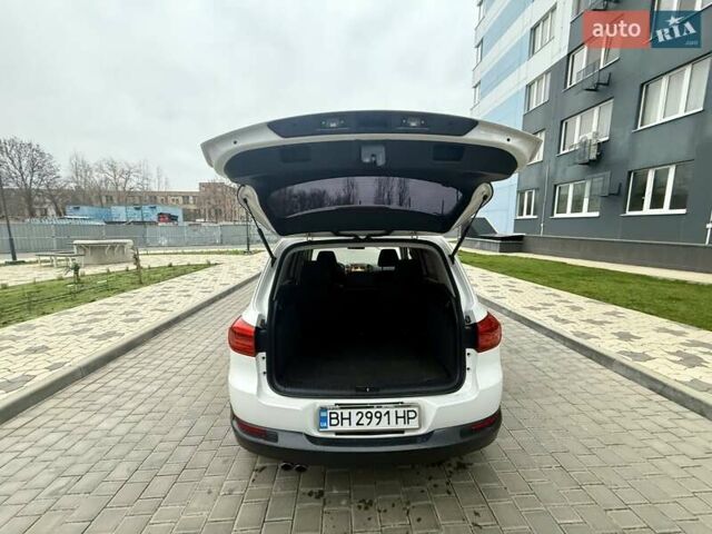 Белый Фольксваген Тигуан, объемом двигателя 1.98 л и пробегом 143 тыс. км за 9999 $, фото 5 на Automoto.ua