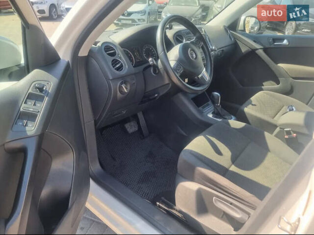 Белый Фольксваген Тигуан, объемом двигателя 1.98 л и пробегом 260 тыс. км за 10000 $, фото 8 на Automoto.ua