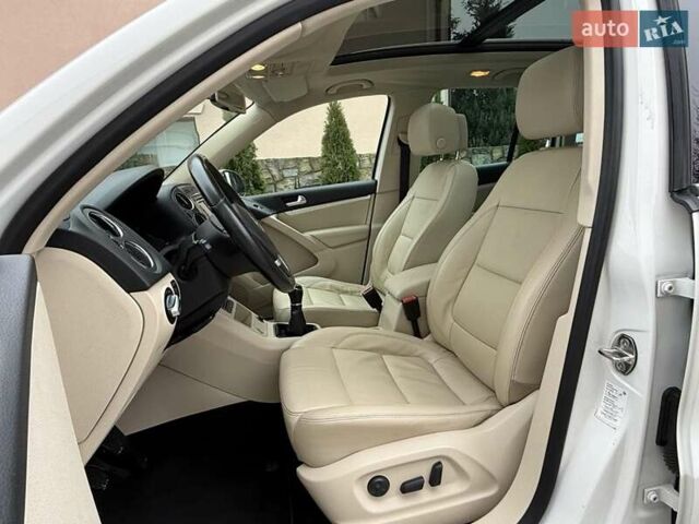 Белый Фольксваген Тигуан, объемом двигателя 2 л и пробегом 142 тыс. км за 12999 $, фото 31 на Automoto.ua