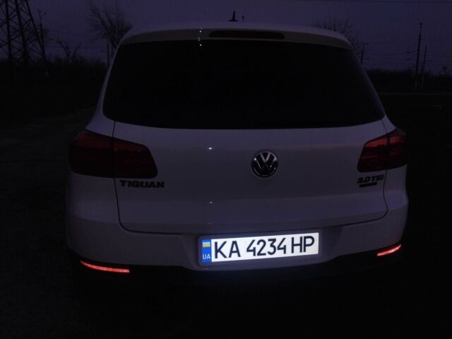 Білий Фольксваген Тігуан, об'ємом двигуна 2 л та пробігом 231 тис. км за 12100 $, фото 4 на Automoto.ua