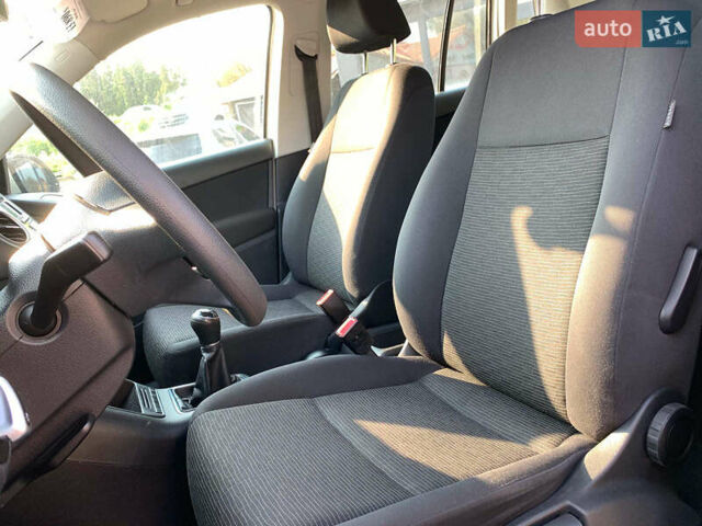 Білий Фольксваген Тігуан, об'ємом двигуна 2 л та пробігом 208 тис. км за 13890 $, фото 28 на Automoto.ua