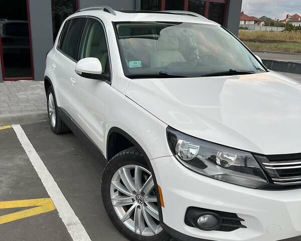 Білий Фольксваген Тігуан, об'ємом двигуна 2 л та пробігом 302 тис. км за 10500 $, фото 2 на Automoto.ua