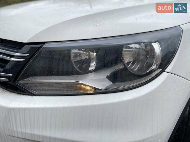 Белый Фольксваген Тигуан, объемом двигателя 1.97 л и пробегом 208 тыс. км за 12600 $, фото 3 на Automoto.ua