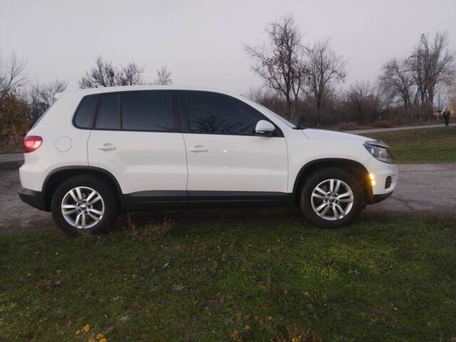 Білий Фольксваген Тігуан, об'ємом двигуна 2 л та пробігом 231 тис. км за 12100 $, фото 7 на Automoto.ua