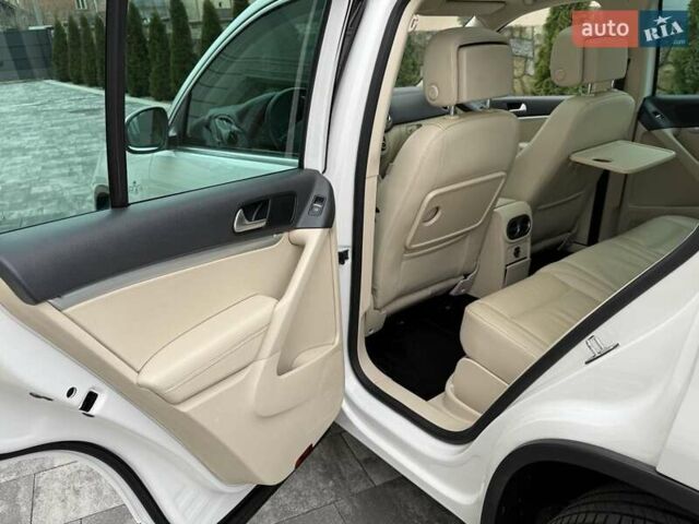 Белый Фольксваген Тигуан, объемом двигателя 2 л и пробегом 142 тыс. км за 12999 $, фото 27 на Automoto.ua