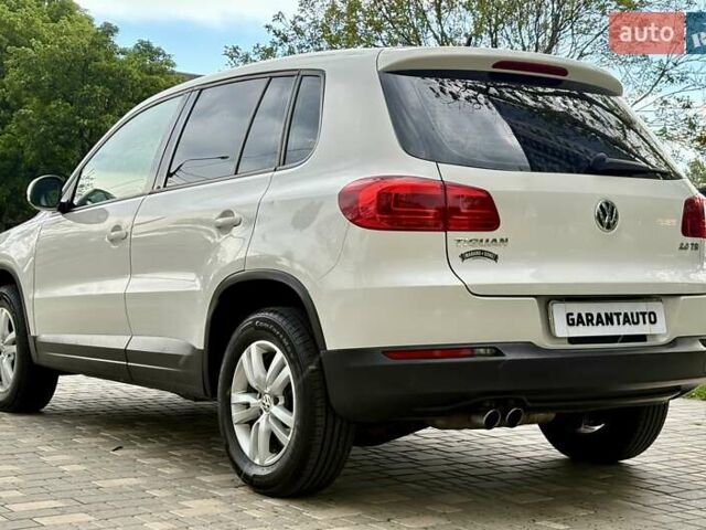 Білий Фольксваген Тігуан, об'ємом двигуна 1.98 л та пробігом 143 тис. км за 10400 $, фото 4 на Automoto.ua