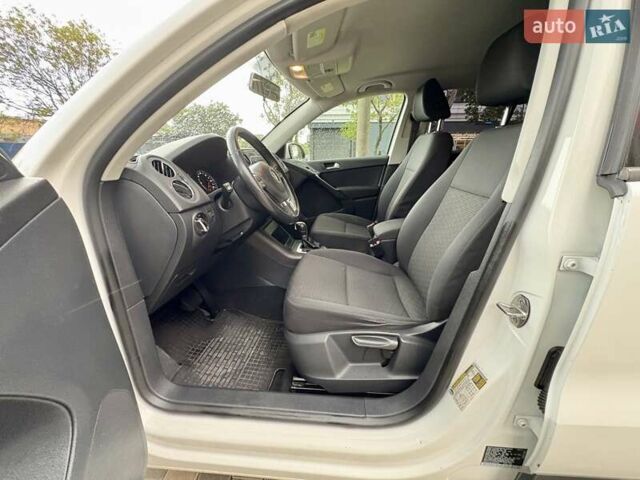 Білий Фольксваген Тігуан, об'ємом двигуна 1.98 л та пробігом 143 тис. км за 10400 $, фото 20 на Automoto.ua