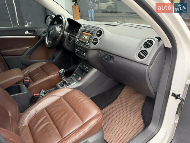 Белый Фольксваген Тигуан, объемом двигателя 1.97 л и пробегом 205 тыс. км за 14900 $, фото 7 на Automoto.ua