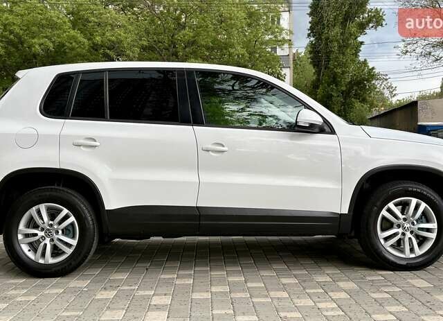 Білий Фольксваген Тігуан, об'ємом двигуна 1.98 л та пробігом 143 тис. км за 10400 $, фото 11 на Automoto.ua