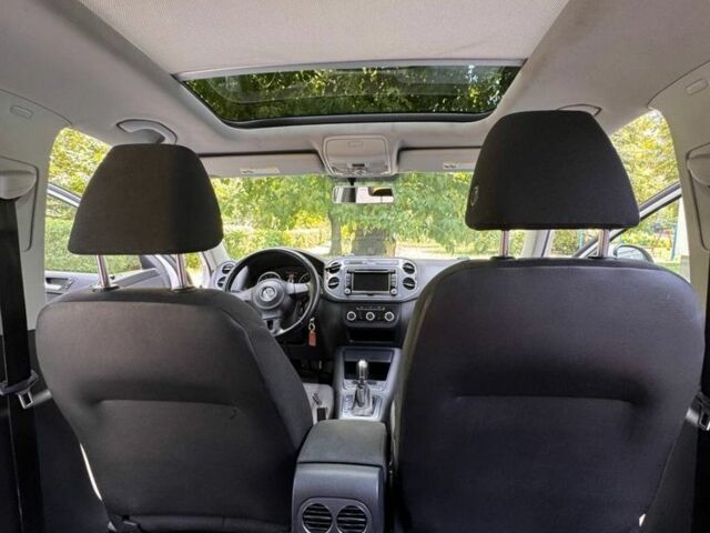 Белый Фольксваген Тигуан, объемом двигателя 2 л и пробегом 250 тыс. км за 10900 $, фото 4 на Automoto.ua