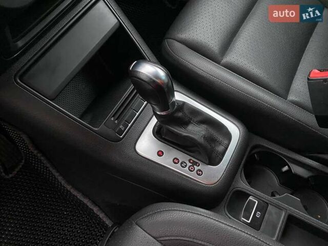 Білий Фольксваген Тігуан, об'ємом двигуна 2 л та пробігом 179 тис. км за 9900 $, фото 17 на Automoto.ua