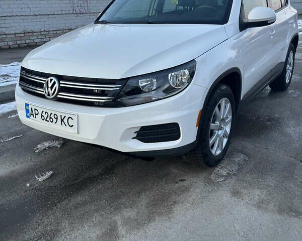 Белый Фольксваген Тигуан, объемом двигателя 1.98 л и пробегом 260 тыс. км за 10000 $, фото 1 на Automoto.ua