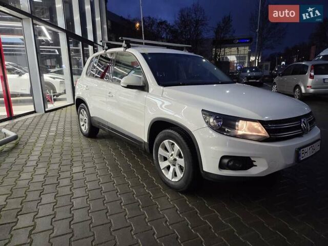 Белый Фольксваген Тигуан, объемом двигателя 1.98 л и пробегом 215 тыс. км за 12999 $, фото 1 на Automoto.ua