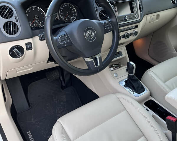 Белый Фольксваген Тигуан, объемом двигателя 1.98 л и пробегом 244 тыс. км за 13500 $, фото 38 на Automoto.ua