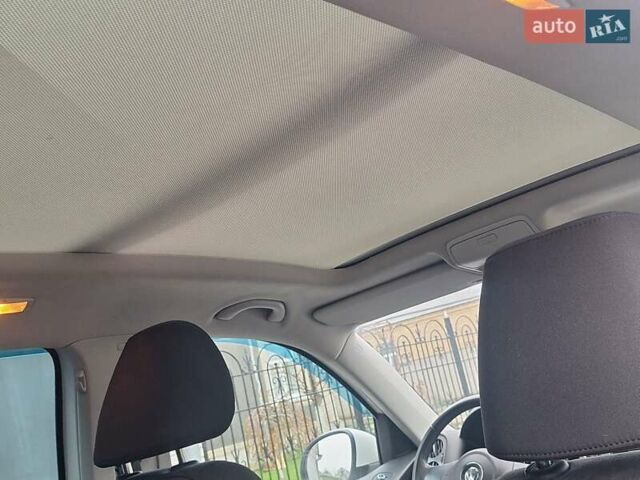 Білий Фольксваген Тігуан, об'ємом двигуна 2 л та пробігом 107 тис. км за 17000 $, фото 26 на Automoto.ua