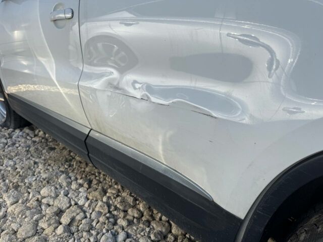 Білий Фольксваген Тігуан, об'ємом двигуна 2 л та пробігом 202 тис. км за 9200 $, фото 4 на Automoto.ua