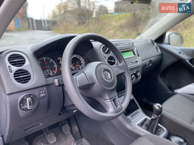 Белый Фольксваген Тигуан, объемом двигателя 1.97 л и пробегом 208 тыс. км за 12600 $, фото 5 на Automoto.ua