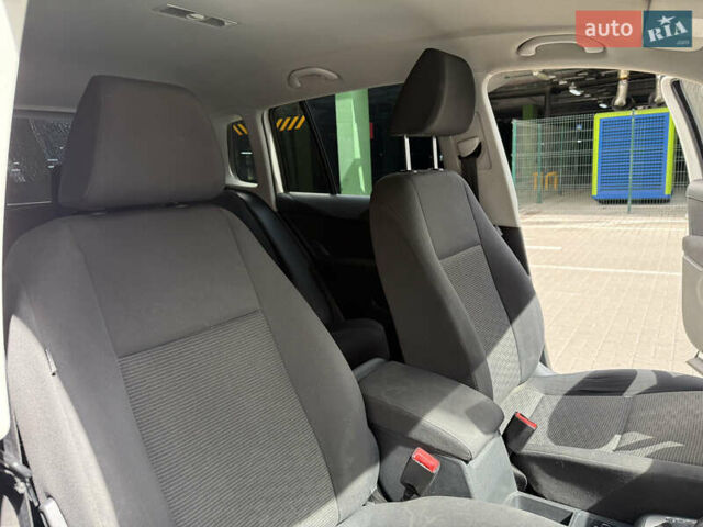 Белый Фольксваген Тигуан, объемом двигателя 2 л и пробегом 183 тыс. км за 11000 $, фото 15 на Automoto.ua