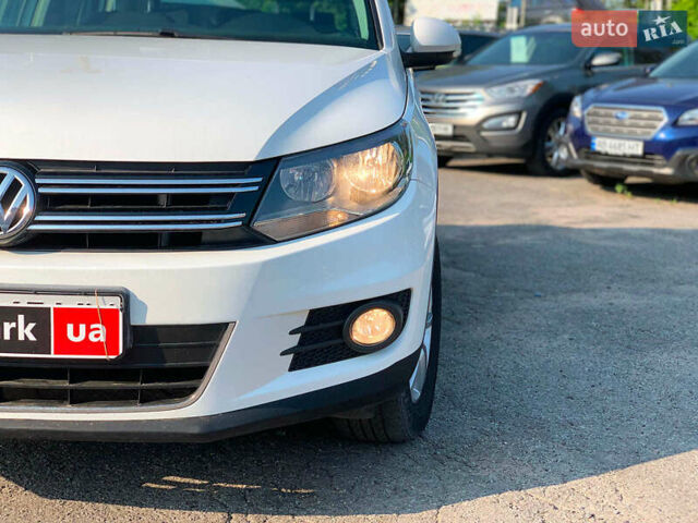Білий Фольксваген Тігуан, об'ємом двигуна 2 л та пробігом 208 тис. км за 13890 $, фото 8 на Automoto.ua