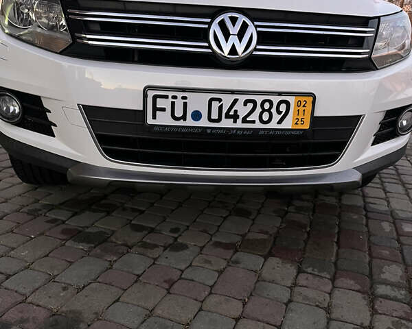 Белый Фольксваген Тигуан, объемом двигателя 1.97 л и пробегом 225 тыс. км за 14900 $, фото 2 на Automoto.ua