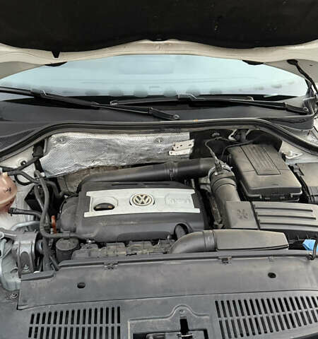 Білий Фольксваген Тігуан, об'ємом двигуна 2 л та пробігом 91 тис. км за 14900 $, фото 28 на Automoto.ua