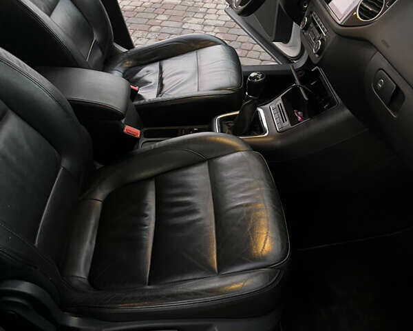 Белый Фольксваген Тигуан, объемом двигателя 1.97 л и пробегом 225 тыс. км за 14900 $, фото 15 на Automoto.ua