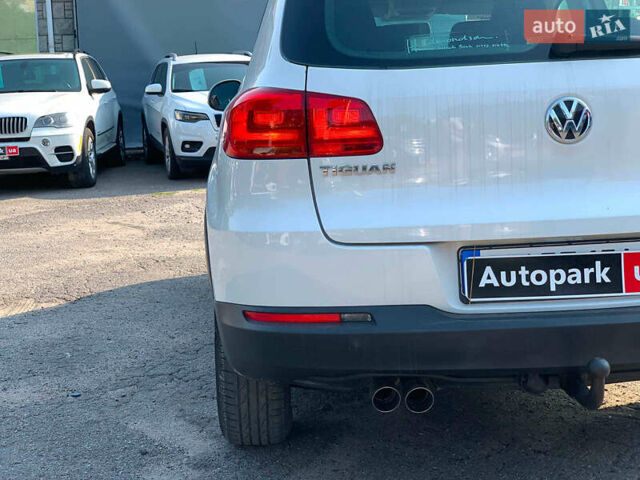Білий Фольксваген Тігуан, об'ємом двигуна 2 л та пробігом 208 тис. км за 13890 $, фото 12 на Automoto.ua