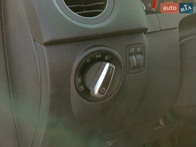 Білий Фольксваген Тігуан, об'ємом двигуна 2 л та пробігом 208 тис. км за 13890 $, фото 20 на Automoto.ua