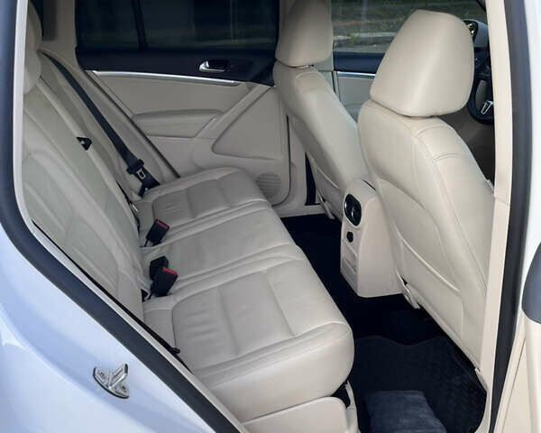 Белый Фольксваген Тигуан, объемом двигателя 1.98 л и пробегом 244 тыс. км за 13500 $, фото 11 на Automoto.ua