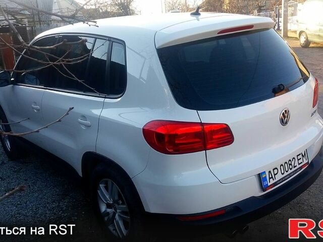 Белый Фольксваген Тигуан, объемом двигателя 2 л и пробегом 106 тыс. км за 11500 $, фото 1 на Automoto.ua