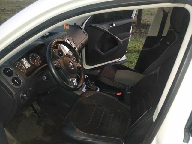 Білий Фольксваген Тігуан, об'ємом двигуна 2 л та пробігом 231 тис. км за 12100 $, фото 2 на Automoto.ua