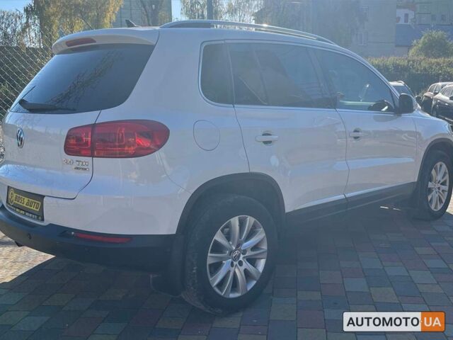 Белый Фольксваген Тигуан, объемом двигателя 2 л и пробегом 203 тыс. км за 15999 $, фото 6 на Automoto.ua