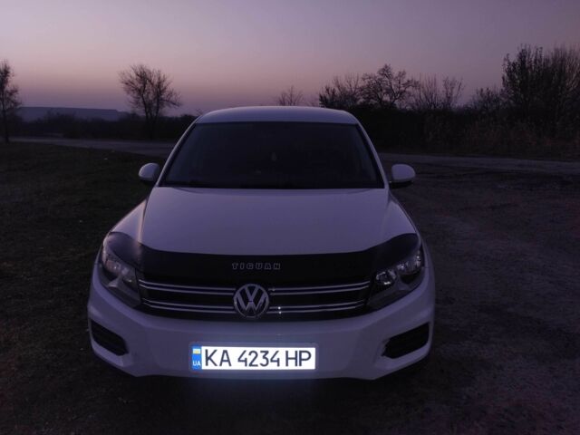 Білий Фольксваген Тігуан, об'ємом двигуна 2 л та пробігом 231 тис. км за 12100 $, фото 10 на Automoto.ua