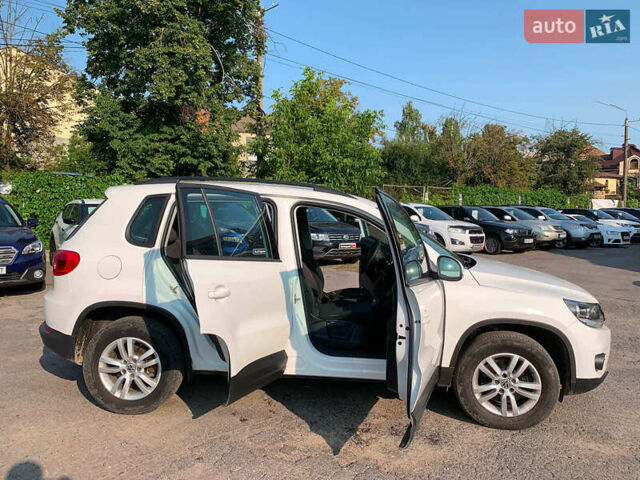 Білий Фольксваген Тігуан, об'ємом двигуна 2 л та пробігом 208 тис. км за 13890 $, фото 13 на Automoto.ua