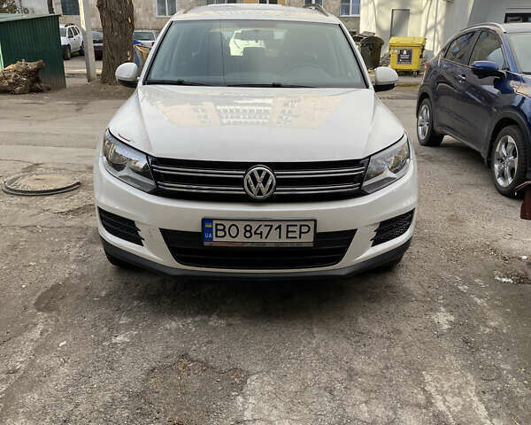 Белый Фольксваген Тигуан, объемом двигателя 1.97 л и пробегом 183 тыс. км за 13000 $, фото 9 на Automoto.ua