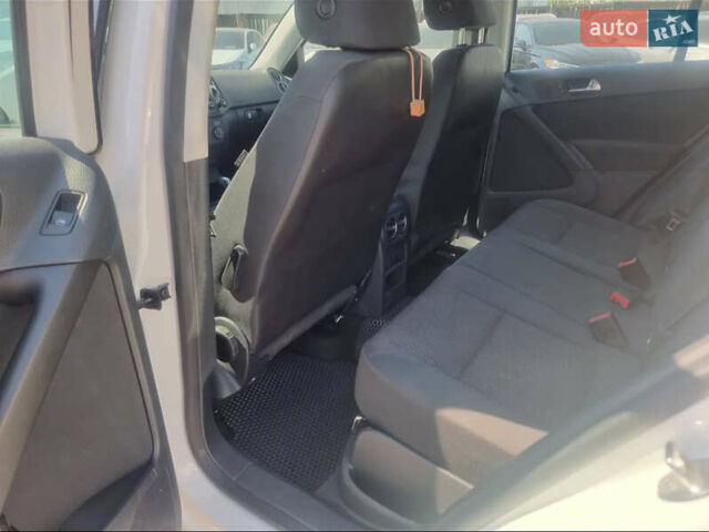 Белый Фольксваген Тигуан, объемом двигателя 1.98 л и пробегом 260 тыс. км за 10000 $, фото 10 на Automoto.ua