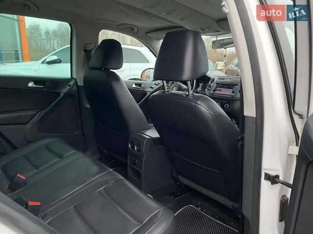 Білий Фольксваген Тігуан, об'ємом двигуна 2 л та пробігом 179 тис. км за 9900 $, фото 23 на Automoto.ua