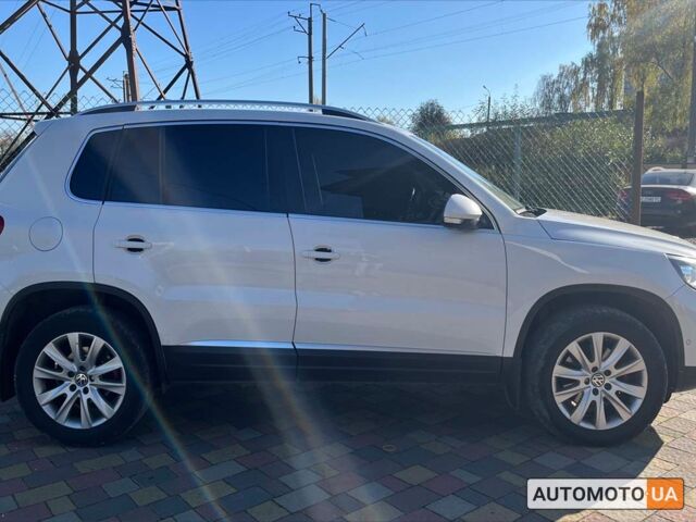 Белый Фольксваген Тигуан, объемом двигателя 2 л и пробегом 203 тыс. км за 15999 $, фото 7 на Automoto.ua