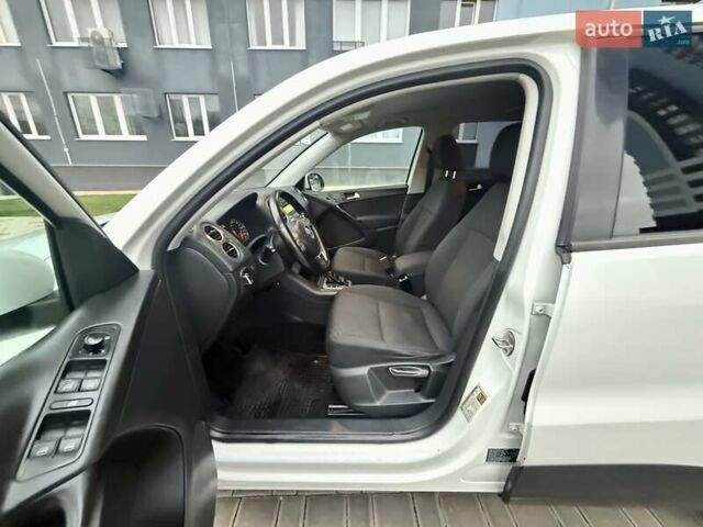 Белый Фольксваген Тигуан, объемом двигателя 1.98 л и пробегом 143 тыс. км за 9999 $, фото 41 на Automoto.ua