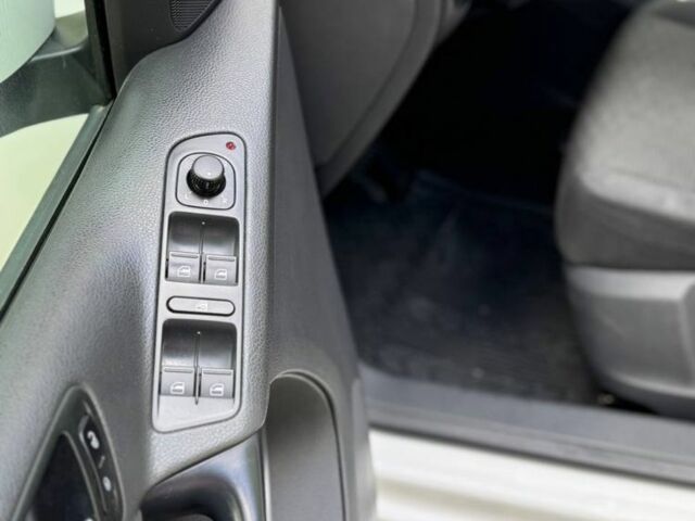 Белый Фольксваген Тигуан, объемом двигателя 2 л и пробегом 250 тыс. км за 10900 $, фото 6 на Automoto.ua