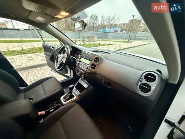 Белый Фольксваген Тигуан, объемом двигателя 1.98 л и пробегом 143 тыс. км за 9999 $, фото 27 на Automoto.ua