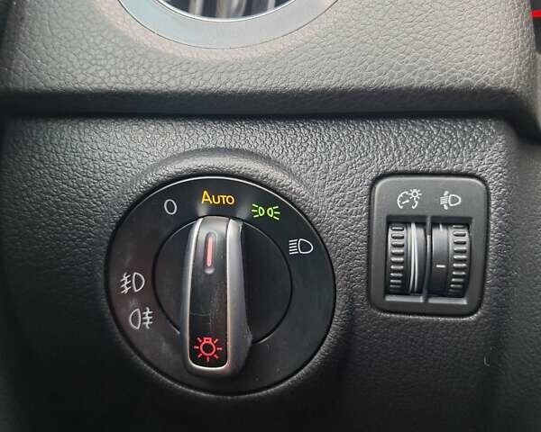 Білий Фольксваген Тігуан, об'ємом двигуна 2 л та пробігом 107 тис. км за 17000 $, фото 8 на Automoto.ua